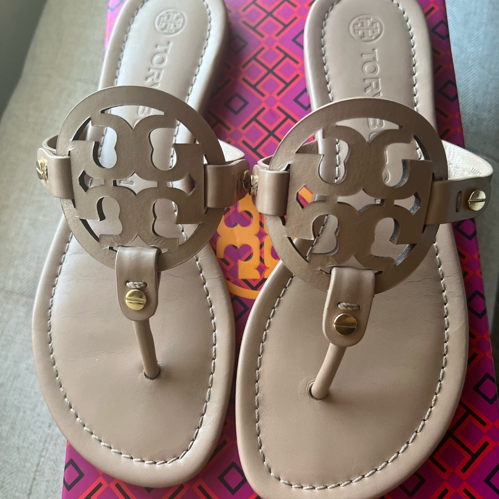 ‼️SOLD ‼️Tory Burch Light Makeup Sandals